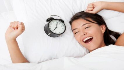 सकाळी उठल्यावर या गोष्टी करा, शुभ परिणाम दिसू लागेल
