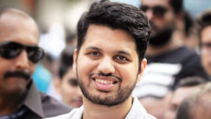 राज्य सरकारच्या उदासीनतेमुळं वेदांता प्रकल्प गुजरातमध्ये गेला, याविरोधात उद्या युवासेनेतर्फे राज्यभर निषेध मोहीम