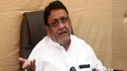 कोणता झेंडा घेऊ हाती? नवाब मलिक राष्ट्रवादीच्या कोणत्या गटात जाणार? दोन्ही गटाकडून जोरदार स्वागत