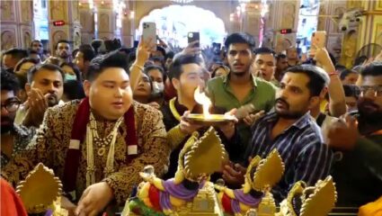 थायलंडच्या गणेशभक्तांनी केली दगडूशेठ हलवाई गणपतीची आरती