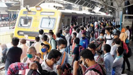 ऐन गर्दीच्या वेळी दादर रेल्वे स्थानकावर तांत्रिक बिघाड; लोकलला लेटमार्क