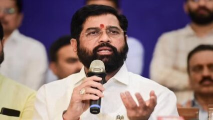 पुण्यातील किवळे येथे होर्डिंग दुर्घटनेत मृत्युमुखी पडलेल्यांच्या नातेवाईकांना तीन लाखांची मदत; मुख्यमंत्र्यांची घोषणा
