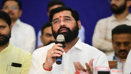 मराठा समाजाला आरक्षण देण्यासाठी सरकार कटिबद्ध! ज्यांच्याकडे कुणबी दाखला सापडेल त्यांना ओबीसी प्रमाणपत्र देणार; मुख्यमंत्री शिंदेंचे स्पष्टीकरण