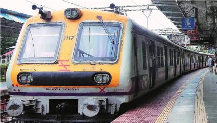 मुंबईकरांनो आज लोकल ट्रेनने प्रवास करणार आहात? तर मेगाब्लॉकचे वेळापत्रक एकदा पहाचं