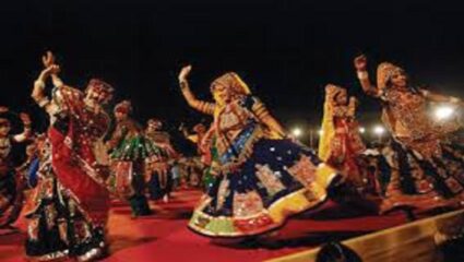नवरात्री आणि गरब्याचा संबंध काय? जाणून घ्या
