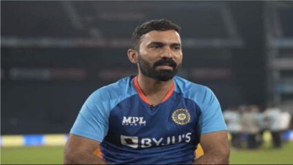 विश्वचषकाच्या संघात निवड झाल्यानंतर दिनेश कार्तिकचं भावनिक ट्वीट