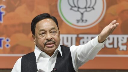 महाराष्ट्रात फिरण्यासाठी परवानगी घ्यावी लागेल; राणेंचा ठाकरेंना इशारा