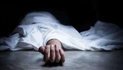 विजेच्या तारांचा शॉक लागून शेतकरी महिलेचा मृत्यू; पती वाचवायला गेला अन्…
