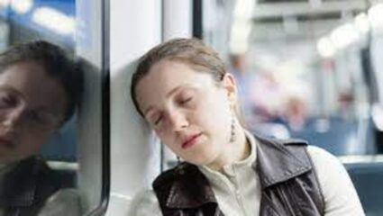 थोडे सुद्धा काम केले की थकवा जाणवतो? ‘हे’ उपाय करा