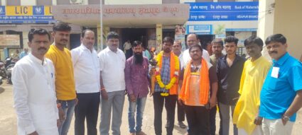 ‘ते’ शिवसैनिक मशाल घेऊन निघाले ठाकरेंच्या भेटीला
