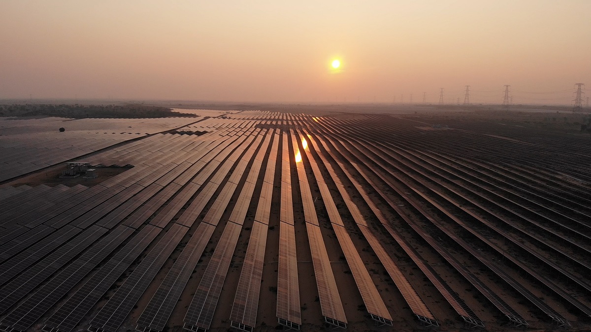 भारतात ‘रोबोटिक क्लीनिंग सोल्युशन्स’चा पुरवठा व देखभाल करण्यासाठी ‘अवाडा समूह’ व ‘एअरटच सोलर’ यांची हातमिळवणी