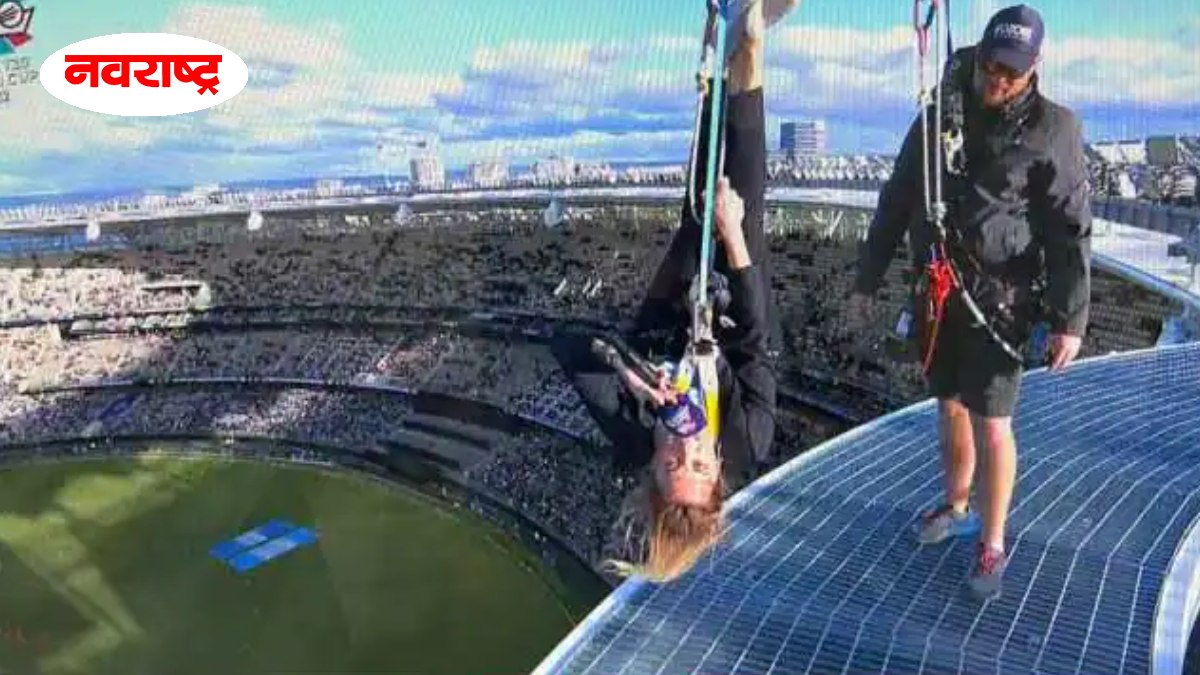 महिला कमेंटेटरने हवेत लटकून केली वर्ल्डकप सामन्याची कॉमेंट्री; पहा व्हिडीओ