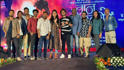 पिल्लई महाविद्यालयात ‘मन कस्तुरी रे’ टीमच्या उपस्थितीत रंगला रॅाक कन्सर्ट