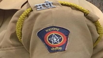 इम्प्रेशन मारण्यासाठी घातली पोलीस वर्दी; खरे पोलीस आले अन्…