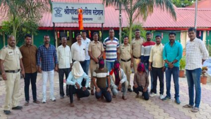 खून करुन पळालेल्या आराेपींना रेल्वेतून घेतले ताब्यात; श्रीगोंदा पोलिसांची कारवाई