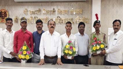 भारतीय सैन्यदलात निवड झालेल्या विद्यार्थ्यांचा सत्कार सोहळा