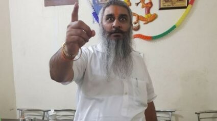 शिवसेना नेते सुधीर सुरी यांच्यावर गोळीबार