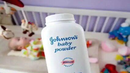 जॉन्सननं बेबी पावडरचं बंद केलेलं उत्पादन सुरू करण्यास उच्च न्यायालयाची परवानगी!