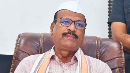 अब्दुल सत्तारांची राजकीय टोलेबाजी, जिल्हा बँकेची सभा हास्यकल्लोळाने गाजली