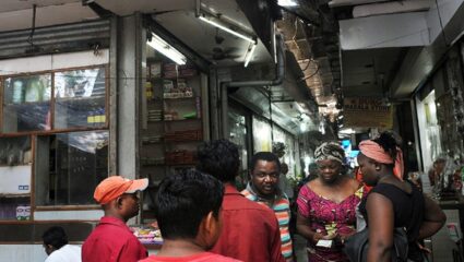 मुंबईतून साडेचारशे परदेशी नागरिकांची हकालपट्टी; बेकायदा वास्तव्यामुळे कारवाई