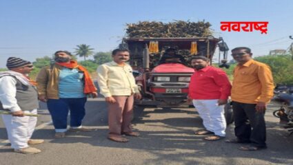 फलटणमध्ये चार कारखान्याच्या ताेडी बंद; शेतकऱ्यांच्या प्रश्नासाठी स्वाभिमानी शेतकरी संघटनेचे आंदोलन