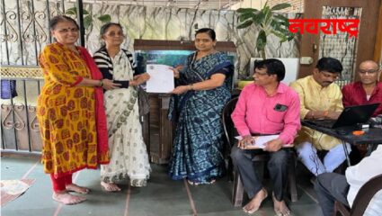 जेष्ठांना मोफत जीवन प्रमाणपत्रांचे वाटप; सामाजिक कार्यकर्ते विकास साखरे यांचा पुढाकार
