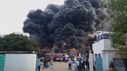 पुण्यातील कुरकुंभ येथे रासायनिक कंपनीत स्फोट; तीन कामगार गंभीर जखमी