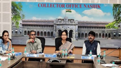केंद्रीय मंत्री भारती पवारांनी स्मार्ट सिटीला सुनावले; रस्त्यांच्या नावाखाली खड्डेच खड्डे