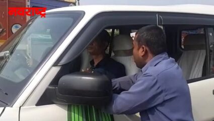 तो कुत्र्यासारखं भुंकत गेला प्रशासकीय अधिकाऱ्याकडे कारण…; व्हिडीओ प्रचंड व्हायरल