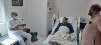 लवकर बरे व्हा! शरद पवार यांनी गिरीश बापट यांची घेतली भेट; पुण्यातील दीनानाथ मंगेशकर रुग्णालयात बापट यांच्या प्रकृतीची केली विचारपूस
