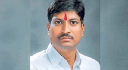पत्नीच्या सरंपच पदाचा प्रचार करताना पतीचा स्टेजवर कोसळून मृत्यू