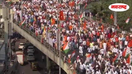 माविआच्या महामोर्चात महापुरुषांच्या पुतळ्यांचाही समावेश, पहा विराट मोर्चाची क्षणचित्रं