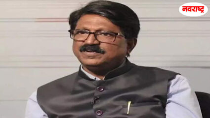 मंत्री लोढांनी खरा इतिहास वाचावा, अरविंद सावंत यांच्याकडून लोढांना चौथीतील इतिहासाचं पुस्तक भेट