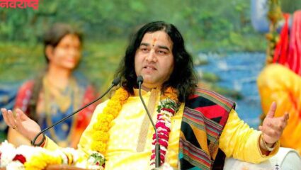 बागेश्वर धाम नंतर आता कथाकार देवकीनंदन ठाकूर महाराज चर्चेत! म्हणाले, हिंदूंनो, 4-5 मुले जन्माला घाला