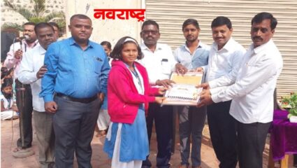 किल्ले बनवा स्पर्धेत ओंकार तिकांडे प्रथम; सहभागी विद्यार्थ्यांना बक्षिसांचे वितरण