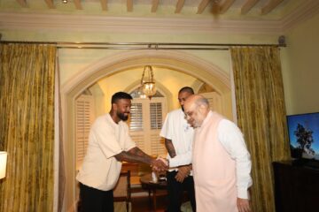 हार्दिक पांड्याने गृहमंत्री अमित शहा यांची भेट घेतली, यावेळी कृणाल पंड्याही होता उपस्थित