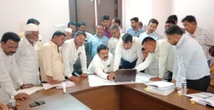 महामार्गबाधितांना भरपाई द्या, आमदार संजय जगताप यांच्या सूचना ; राष्ट्रीय महामार्गाबाबत सासवडला बैठक