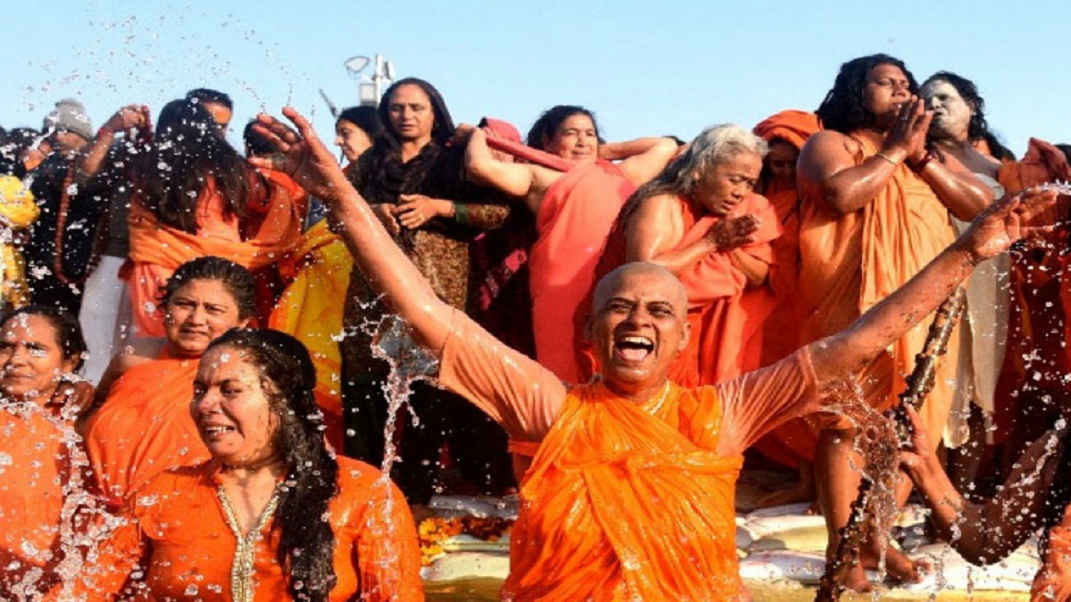 कशा असतात महिला नागा साधू? काय त्यांच वेगळेपण? जाणून घ्या, रहस्यापेक्षा कमी नसतं त्यांच आयुष्य!- Marathi News - Navarashtra