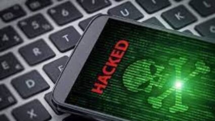 तुमच्या फोनमध्ये ‘ही’ चिन्हे दिसतात का?; असं असेल तर समजून जा फोन हॅक झालाय