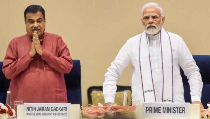 पंतप्रधान नरेंद्र मोदींचा उत्तराधिकारी कोण ? गडकरींसह भाजपाच्या ‘या’ 4 नेत्यांमध्ये कांटे की टक्कर