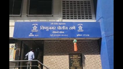 डोंबिवली हादरली, मित्रासोबत फिरायला गेली अन् नराधमांनी पोलीस असल्याचं भासवत साधला डाव, पुढे काय घडलं ?