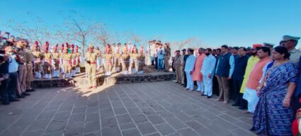 राज्यासह देश-विदेशात शिवजयंती मोठ्या उत्साहात साजरी; छत्रपती शिवाजी महाराज यांना शिवनेरीवर शासकीय मानवंदना, शिवनेरीवर मानापमान नाट्य, नेमकं काय घडलं?