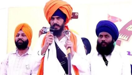 ‘हिंसा ही पवित्र गोष्ट आहे, 1947 पूर्वी भारत नव्हता, पंजाब वेगळा देश होता’! अमृतपाल सिंगनं पुन्हा ओकली गरळ