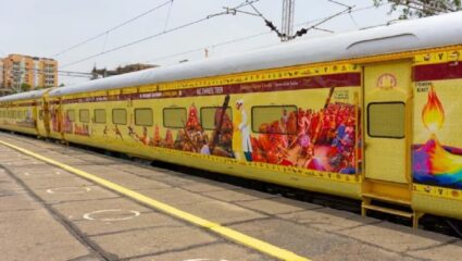 बाबासाहेबांशी निगडित स्थळांना भेट द्यायची आहे? मग बाबासाहेब आंबेडकर यात्रेसाठी IRCTC चे स्वस्त टूर पॅकेज एकदा बघाच!