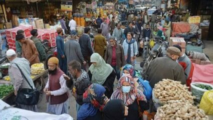 भिकेला लागला पाकिस्तान! कराचीमध्ये दूध  210 रु प्रति लिटर तर 700 चिकन रु. प्रति किलो, आता संरक्षण बजेट कमी करण्याचा विचार