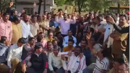 कोल्हापुरात बससेवा ठप्प; केएमटी कर्मचाऱ्यांनी ‘या’ मागणीसाठी पुकारला बेमुदत संप