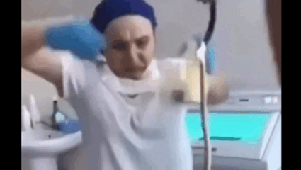 Video : झोपलेल्या महिलेच्या तोंडात अन् नंतर पोटात शिरला भला मोठा साप; अन्…