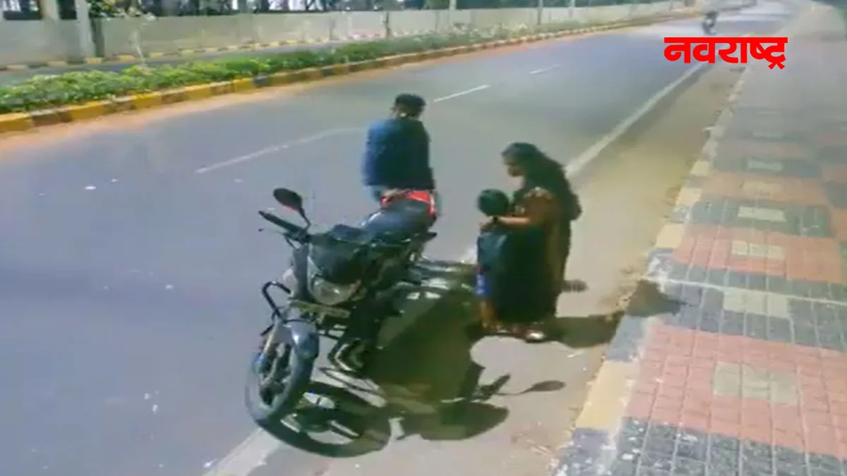 माणुसकी अजूनही जिवंत आहे! अर्ध्या रात्री, सुनसान रस्ता आणि बाइकने दिला दगा, रस्त्यावर उभं होतं कुटुंब; पुढे जे झालं…झाला VIRAL VIDEO