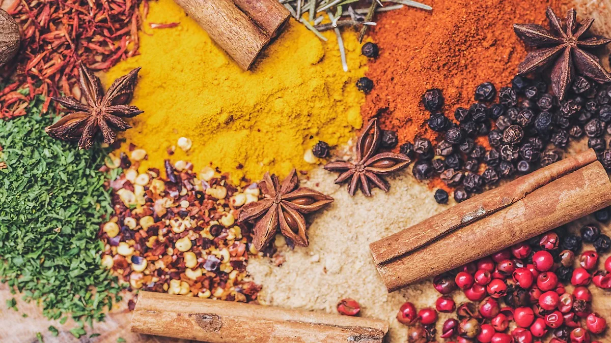 स्वयंपाकघरात ठेवलेले हे मसाले केसांची चांगली वाढ होण्यास मदत करतात