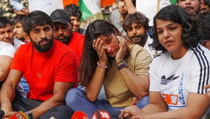कुस्ती महासंघाचे अध्यक्ष ब्रिजभूषण चरण सिंह यांच्याविरोधात पीडितेकडून कोर्टात लैंगिक शोषणाचा ‘तो’ व्हिडीओ सादर, सुप्रीम कोर्टाने घेतली गंभीर दखल, आता होणार का कारवाई, पाहा सविस्तर बातमी